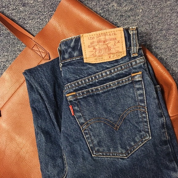 VINTAGE LEVI’S MOM JEANS SIZE27 *RARE FIND - Picture 3 of 3